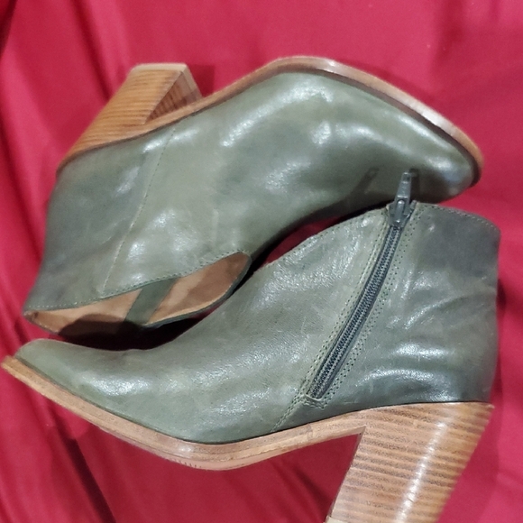 Jeffrey Campbell Green Ankle Boots with Modern Western Style - Picture 7 of 10